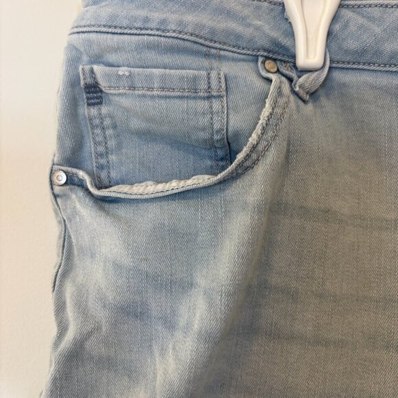 Reitmans Jeans Plus Size 36 the High Rise Light Wash Cuffed Denim Shorts - Picture 4 of 7